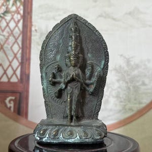 Tibet Vintage Tausend bemannte Guanyin-Statue, tausend Hände Quan Yin Buddha-Statue buddhistische Avalokiteshvara Kuanyin Göttin Tempel Dekor Zen