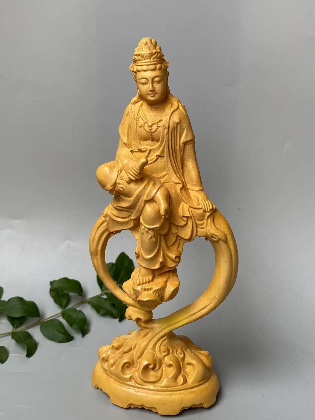 Kwan-yin Statue Chinese Carving Crafts Temple Ornament Wooden Decoration 