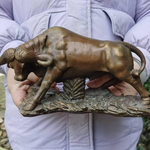 Vintage Wall Street Bronze Fierce Bull OX Statue,Fengshui copper fighting bull sculpture Fine office ornament Bull Symbol of Wealth success