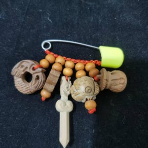 Wood Lucky Charms With Pendants, Helps to ward off evil, Amulet Omamori, Feng shui Talisman, Shrine Remove Trouble Portable Protection.yu290