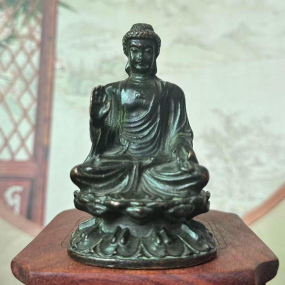 釈迦牟尼仏像 銅製 仏像 彫刻 置物 開運 風水 銅製釈迦牟尼仏像、室内装飾、禅風水、リラックス瞑想、屋内