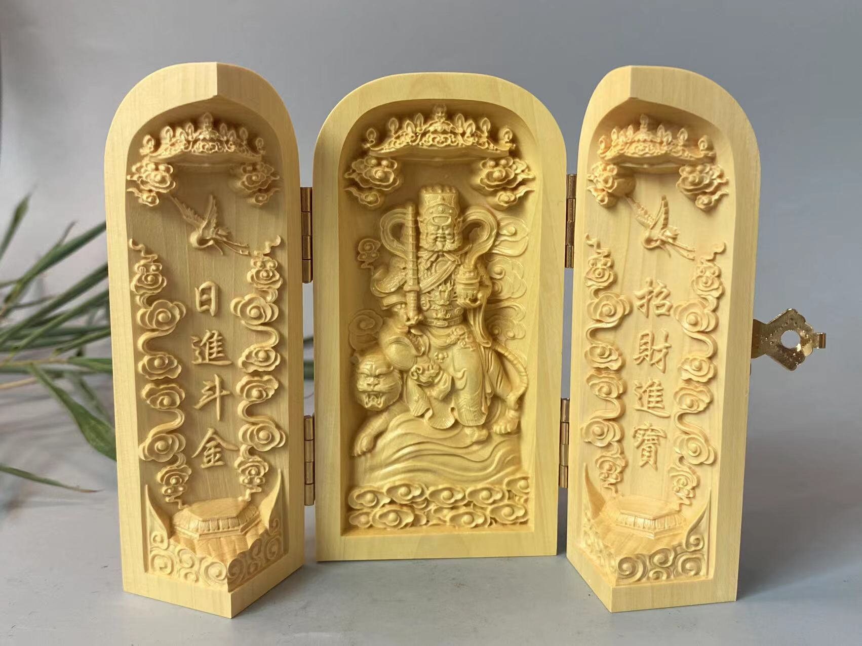 チベットの木製仏像、木彫りの瞑想、禅、車の装飾、古い三つの