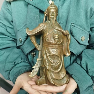 Retro Copper GuanYu GuanGong Sangharama Bodhisattva Warrior Statue,Brass Fengshui Ornament GuanYu Jingzhou Sculpture Long-handled broadsword