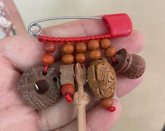 Amuletos de la suerte de madera con colgantes, ayuda a alejar el mal, amuleto Omamori, talismán Feng shui, santuario para eliminar problemas, protección portátil.