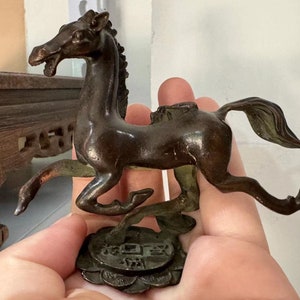 Mini Horse Sculpture Statue,Copper Decorative Horse Ornament Collectible Funny Animal Table Decor Crafts Ornamental Paperweight  gift YMM298