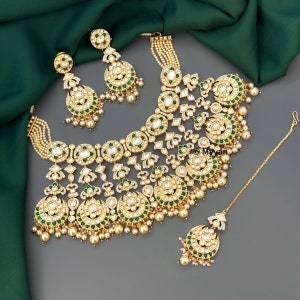 Sabyasachi inspired bridal uncut polki kundan choker necklace with earring & maangtika/Emerald green kundan wedding jewelry/Punjabi jewelry