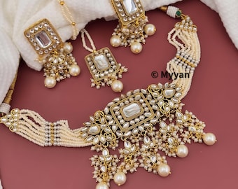 Kundan choker necklace/White kundan set with tika/Bridesmaid jewelry/Punjabi jewelry/Bollywood wedding jewelry/statement necklace
