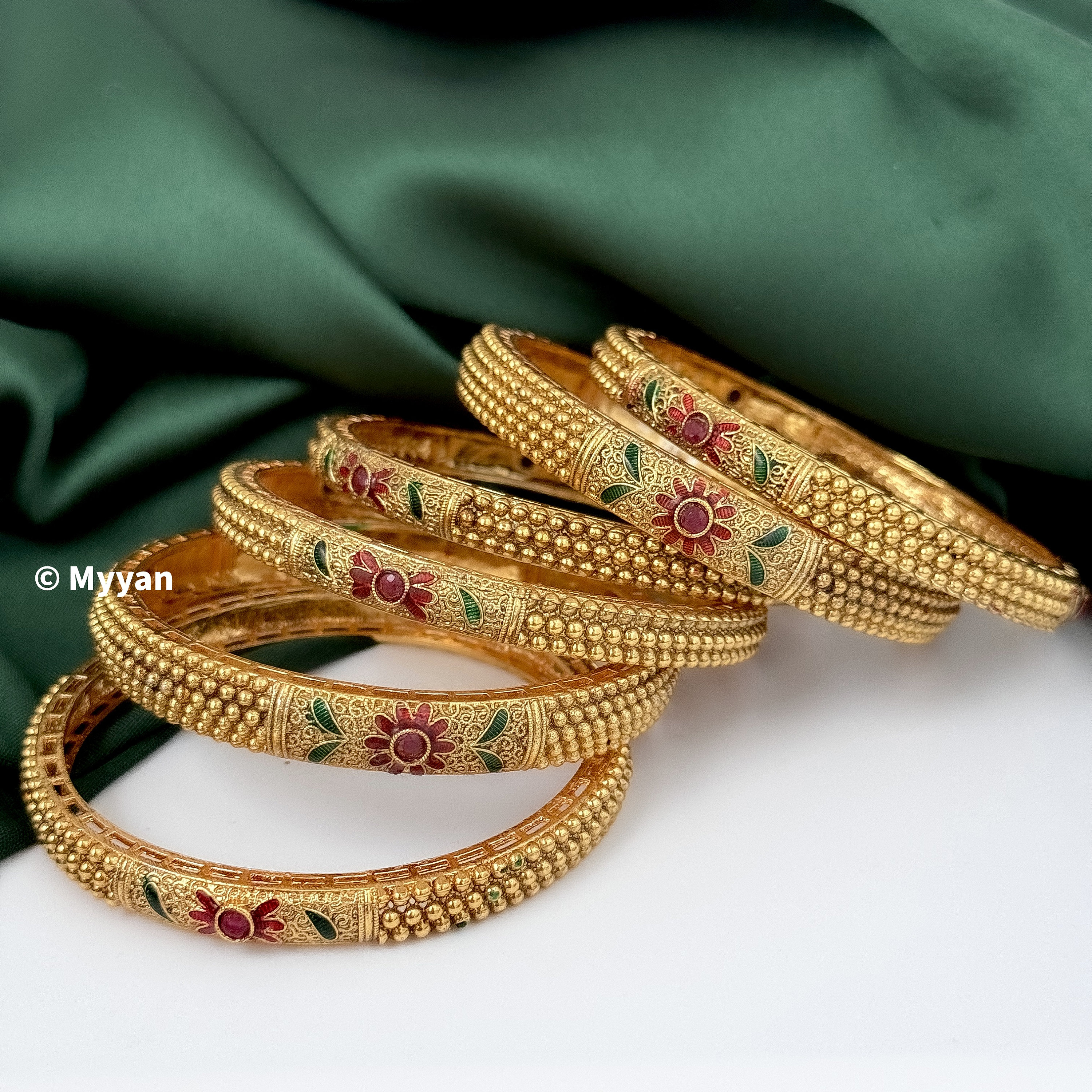 Matt Gold Rajwadi Bangles Pair of 6/antique Gold Chuda Bangles/rajwadi ...