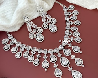Weißgold überzogene CZ Diamant Halskette Set: Indischer Hochzeitsschmuck