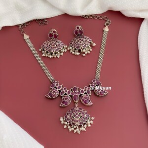 German silver kemp stone necklace/Ruby green silver necklace/Traditional Temple jewelry/South Indian oxidized jewelry/Saree necklace image 2