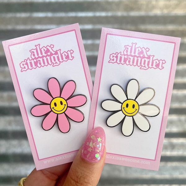 Happy Flower - Enamel Pin