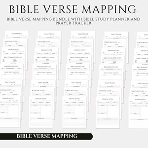 Può includere: Una raccolta di pianificatori di studio biblico e tracker di preghiera bianchi. Il testo in alto recita "BIBLE VERSE MAPPING" e "BIBLE VERSE MAPPING BUNDLE WITH BIBLE STUDY PLANNER AND PRAYER TRACKER". Ogni pianificatore include sezioni per la preghiera quotidiana, lo studio delle Scritture e le note del sermone.