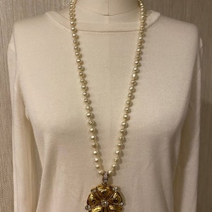 chanel long pearl necklace