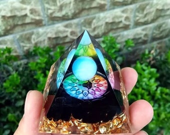 Pirámide de cristal de orgonita