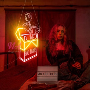 Insegna al neon Bad Habit, insegna al neon fumosa, insegna al neon floreale, decorazione della parete della camera da letto, regalo personalizzato, insegna al neon personalizzata