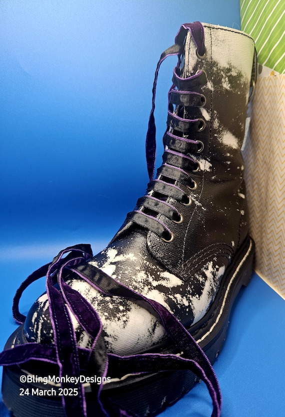 Reversible purple and black two-toned velvet and satin laces for your Dr Martens boots.