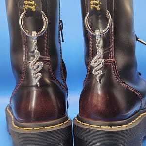 Snake charms which don't bite, they just look fab on your Dr Martens boots! (Pair)