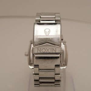 NIXON Sí, es auténtico reloj analógico de cuarzo vintage de acero inoxidable W215 *FUNCIONANDO imagen 3