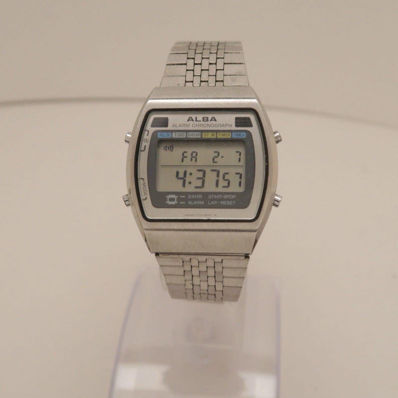 Reloj vintage SEIKO ALBA Y770-5080 Cronógrafo Digital de Cuarzo para Hombre W220 *FUNCIONANDO imagen 1