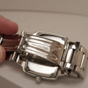 NIXON Sí, es auténtico reloj analógico de cuarzo vintage de acero inoxidable W215 *FUNCIONANDO imagen 4