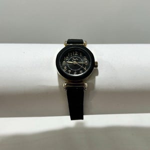 TINY PICO Gold Tone Quartz Analog Women Vintage Watch W60 *TICKING image 1