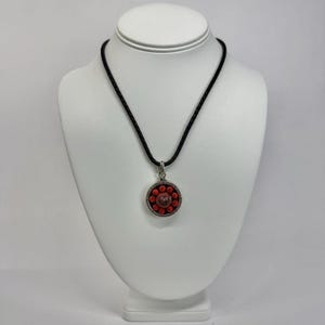 BRIGHTON Pagoda Cloisonné Ciondolo tono argento Collana vintage Gioielli N570 immagine 2