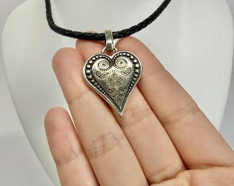 BRIGHTON Ophelia Heart Pendant Silver Tone Vintage Necklace Jewelry N567