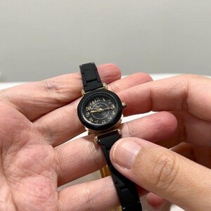 TINY PICO Gold Tone Quartz Analog Women Vintage Watch W60 *TICKING image 2
