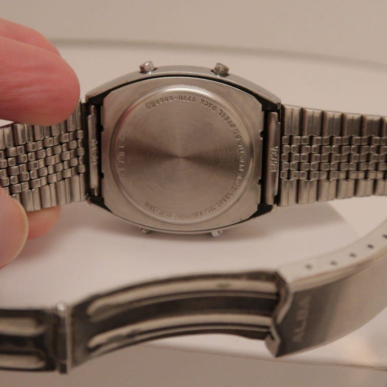 Reloj vintage SEIKO ALBA Y770-5080 Cronógrafo Digital de Cuarzo para Hombre W220 *FUNCIONANDO imagen 4