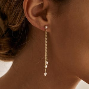 Kolczyki z frędzlami z pereł słodkowodnych, delikatne kolczyki wiszące, minimalistyczna biżuteria ślubna, kolczyki dla druhen i panny młodej, prezent na Dzień Matki dla niej