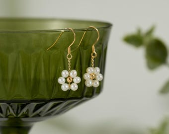 Minimalist Flower Pearl Drop Earrings, Wedding Pearl Dangle Earrings, Floral Earring, Bridal & Bridesmaids Jewellery, Handmade Gifts for Her