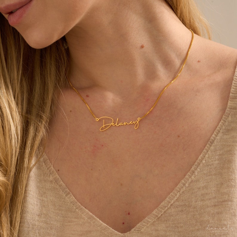 Personalised Minimalist Name Necklace with Box Chain, Custom Name Necklace, Gold Name Necklace, Personalised Gifts, Mothers Day Gift for Mom imagem 3