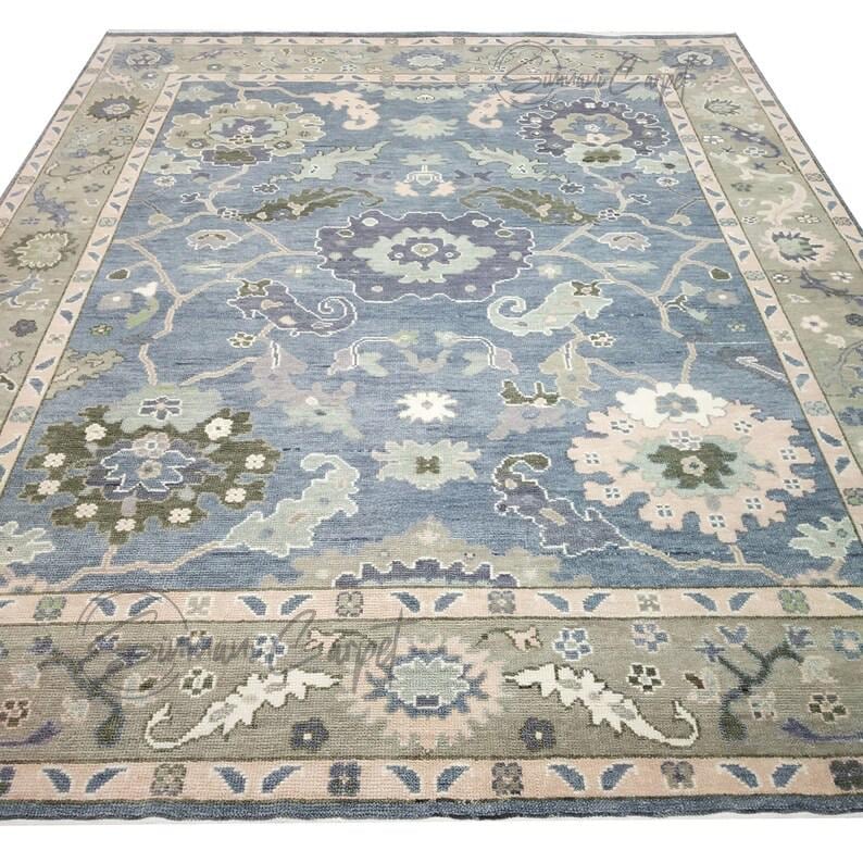 ハンドメイドのヴィンテージラグ、アンティーク調のグレーベージュ