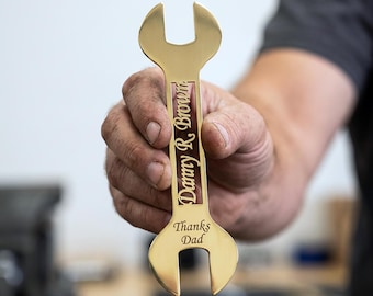 Llave de metal grabada, regalo personalizado para papá, recuerdo para padrinos de boda