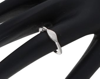 Gold Ring, Sunburst Ring, kleiner Siegelring, Sunburst Schmuck, 14 k Gold gefüllter Sonnenschein Ring, stapelbarer Goldring