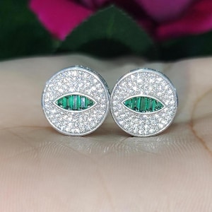 Orecchini a bottone con smeraldo, orecchini a bottone con smeraldo verde rotondo creato in laboratorio, finitura oro bianco 14 carati, argento 925, smeraldo, diamante, occhio diabolico