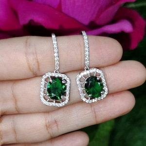 Orecchini pendenti con smeraldo verde taglio ovale, orecchini pendenti con diamanti e smeraldo verde creati in laboratorio, finitura oro bianco 14 carati, orecchini in argento 925