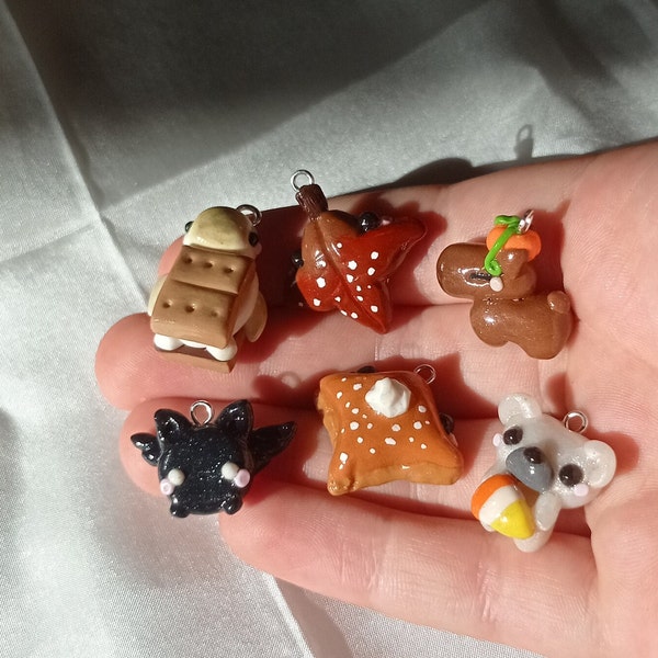 Handmade polymer clay Halloween/autumn/fall themed clay charms - pumpkin,capybara,sting ray,leaf,pumpkin pie,bear,turtle,smore,spooky,kawaii