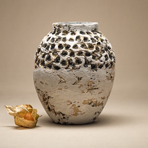 Paper Mache Boho-Chic Vase – Handmade Elegance, Wabi Sabi Charm with Aging Effect – Eco-Chic Statement for Modern Decor & Centerpieces