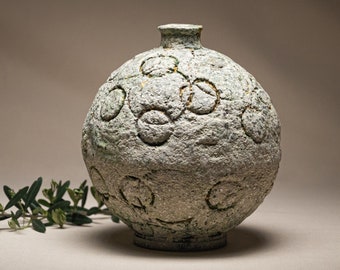 Paper Mache Boho-Chic Vase – Handmade Elegance, Wabi Sabi Charm with Aging Effect – Eco-Chic Statement for Modern Decor & Centerpieces