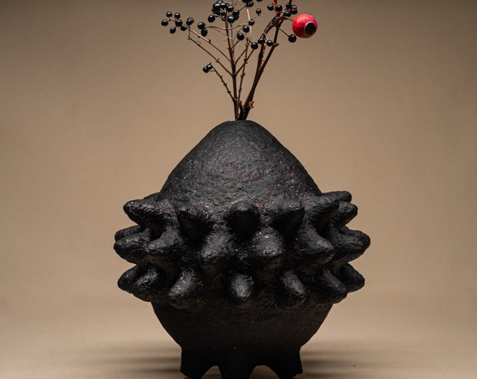 Paper Mache Wabi Sabi Black Vase: Modern Elegance Vase - Ideal for Stylish Home Decor & Centerpieces – Ideal Housewarming or Personal Gift