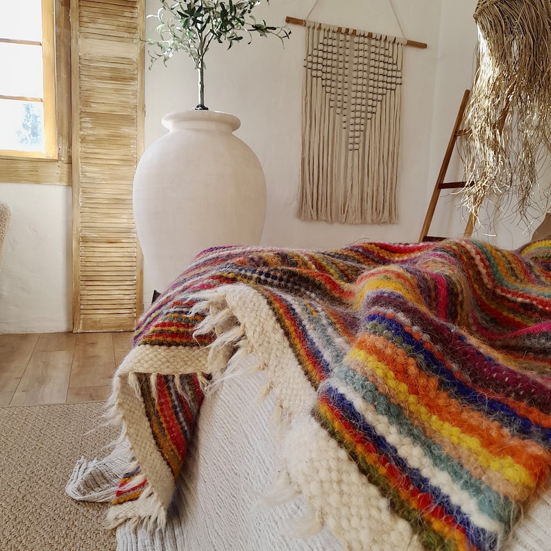 Farmhouse-style woolen throw - Bedroom accent for warmth