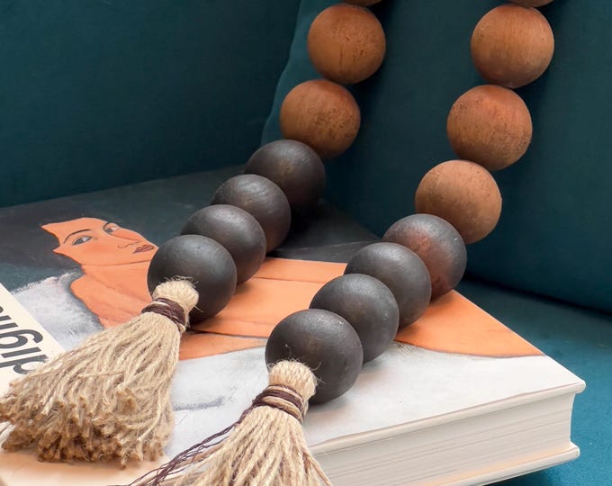 Rustic Wood Bead Garland – Farmhouse Beaded Tassel Decor – Vintage-Inspired Beads – Boho Shelf Accent – Cottagecore Decor – Gift Idea