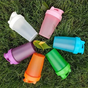 ZARGOO Shaker Bottle Perfect for Protein Shakes and Pre Workout 24