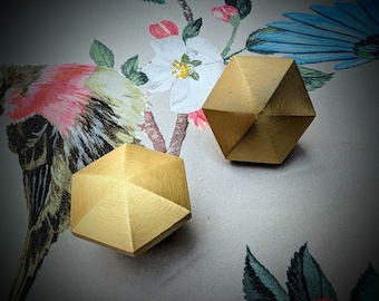 Sexkantigt pyramidhandtag i guldmässing: Geometriskt skåphandtag