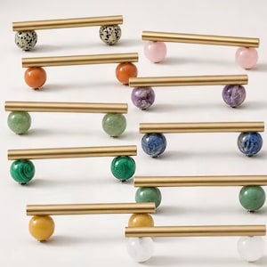 Goldfarbener geometrischer Stangengriff: Mid-Century Modern Schubladenknauf mit Steinknopf