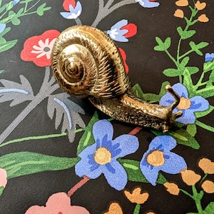 Gold Garden Snail Cabinet Pull/Snail shaped solid brass door handle/Snail drawer pull/Quirky door knob/ DIY brass Furniture hardware