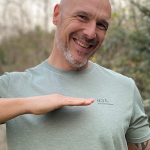Vinojunkie™ T-Shirt "0,5 Ltr." Men S-3XL - Weinliebe & Wein Lifestyle Pfalz Rheinhessen Mosel Franken Nahe Rheingau Regalo per uomo