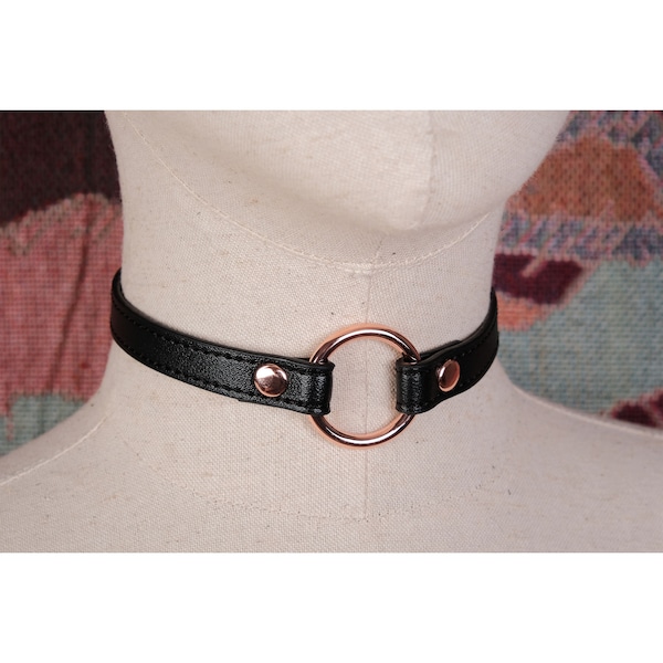 Womens leather collar choker with O ring/vegan leather day collar discreet choker/o ring necklace/leather choker collar/woman kitty collar