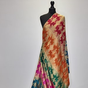 Saatrangi Banarsi Dupatta